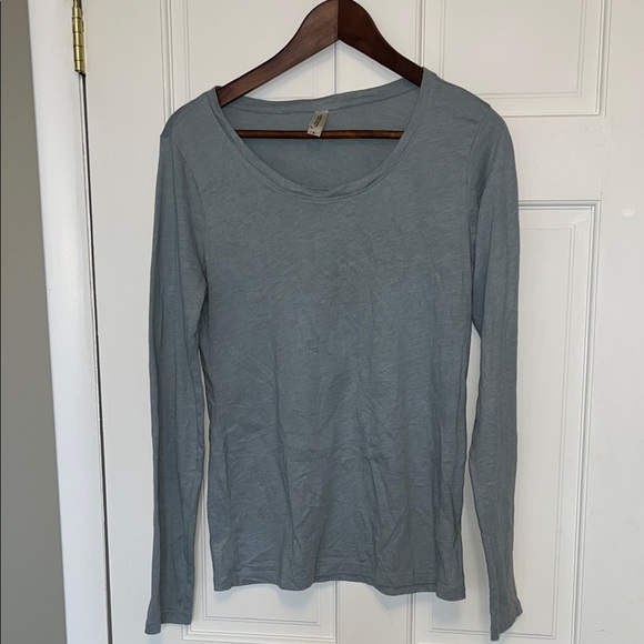 Threads 4 Thought Tops - Threads 4 Thought women’s long sleeve shirt size large